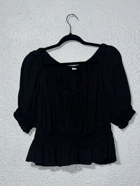 Black Peasant Sleeve Women's Crop Top